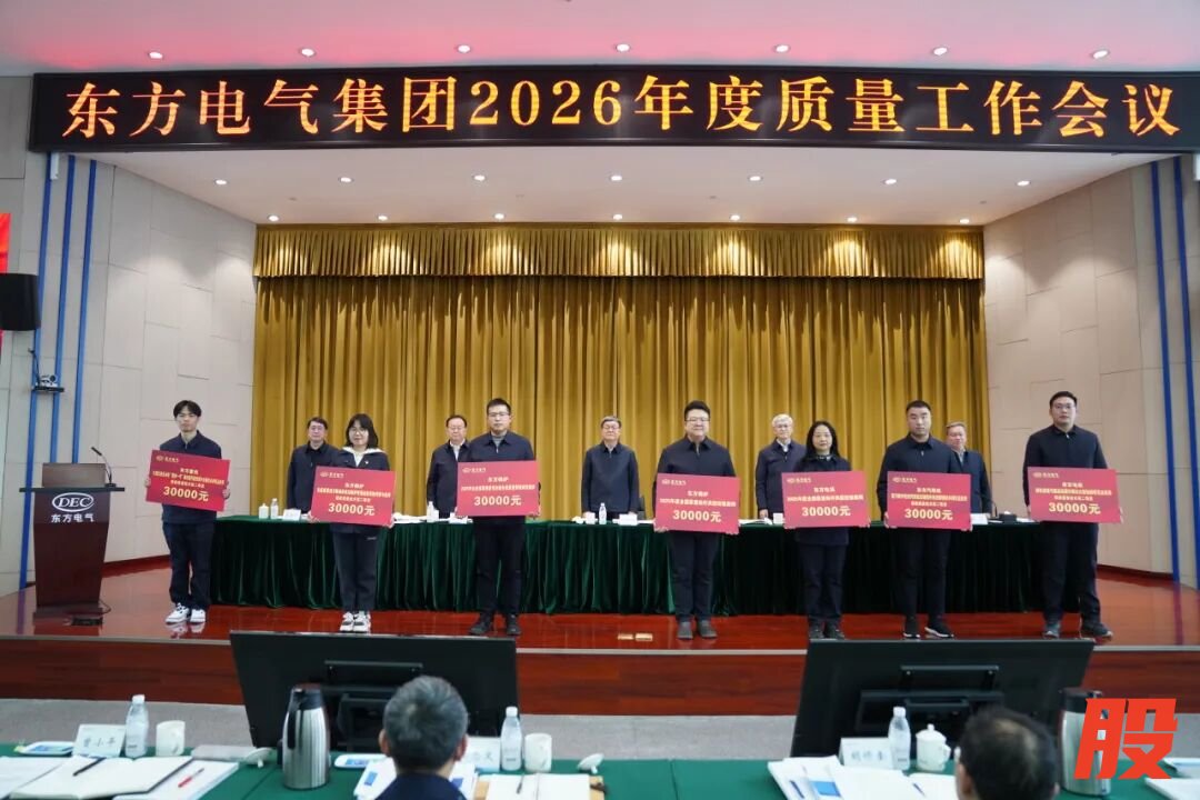 滑动查看更多图片